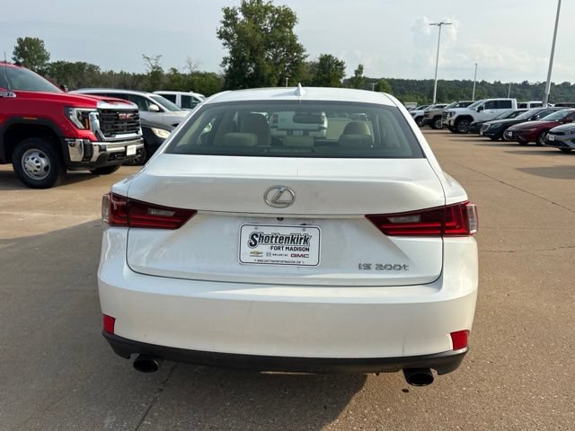 Used 2016 Lexus IS 200t RWD image 4
