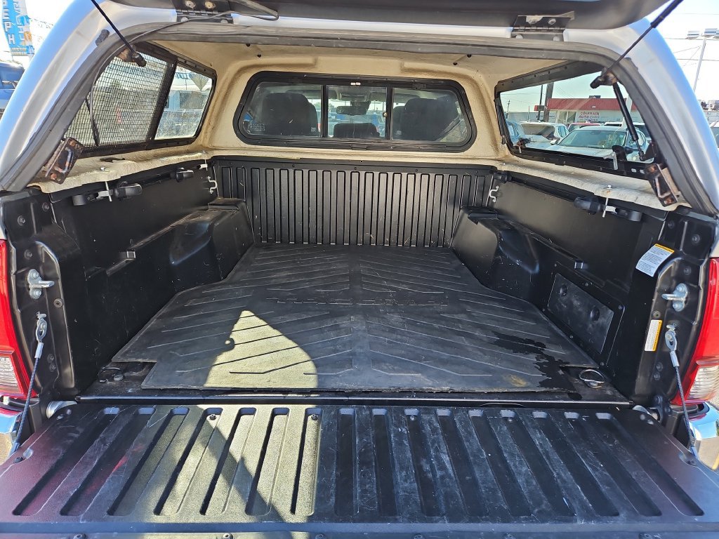 Used 2022 Toyota Tacoma SR5 AWD/4WD image 8