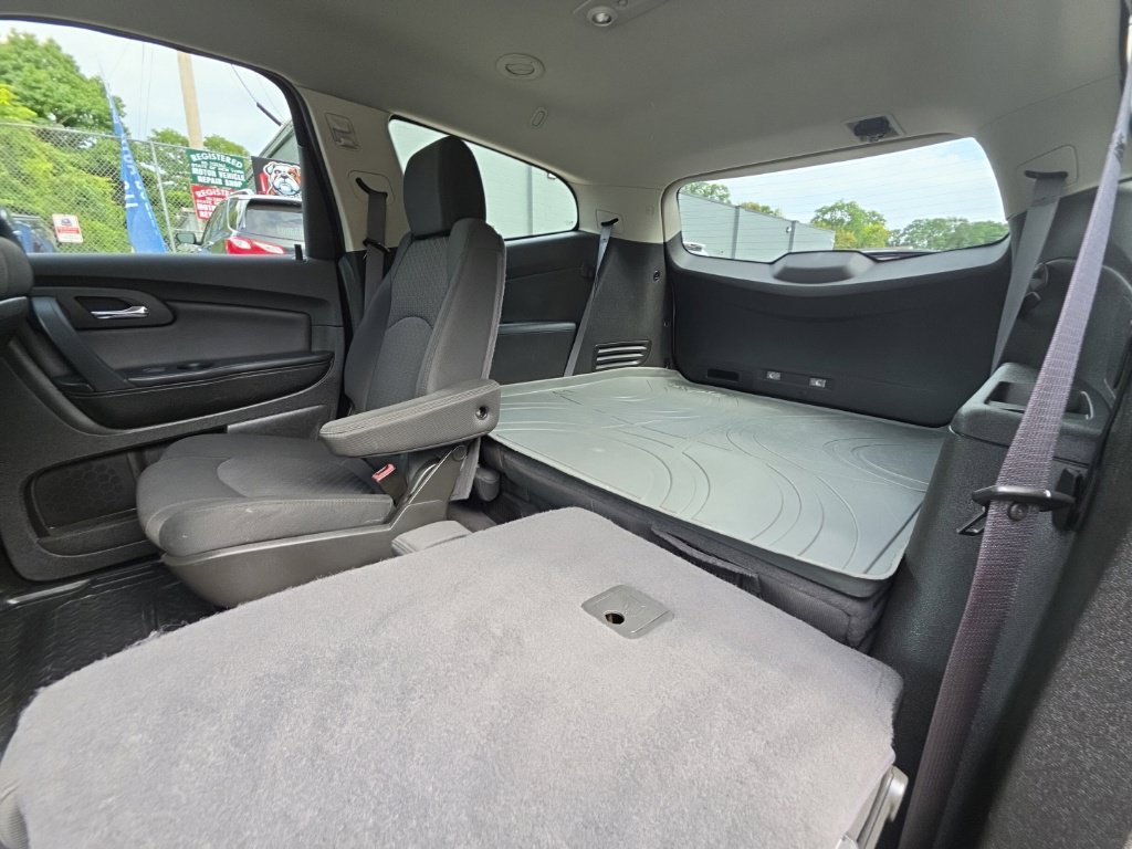 Used 2011 Chevrolet Traverse LT w/ Personal Connectivity Package AWD/4WD image 25