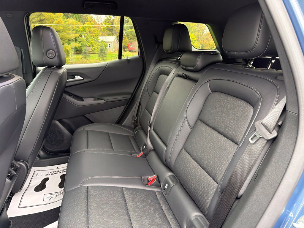 New 2027 Chevrolet Equinox LT w/ Convenience Package II AWD/4WD image 10