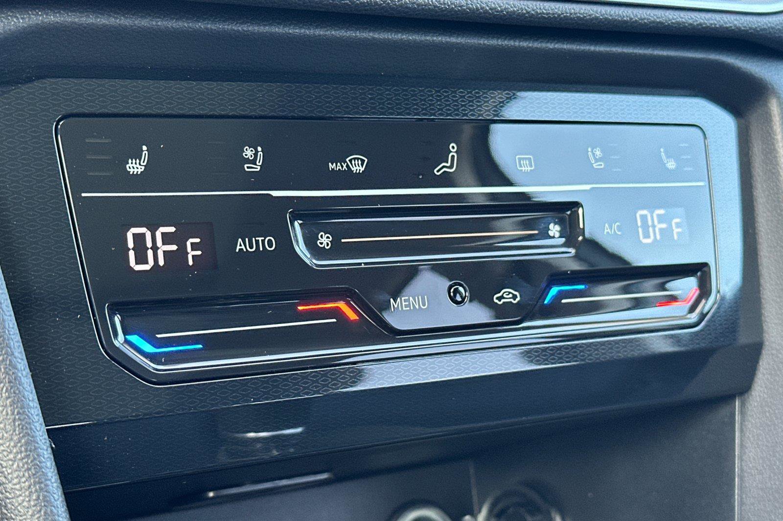 New 2026 Volkswagen Taos SEL image 20