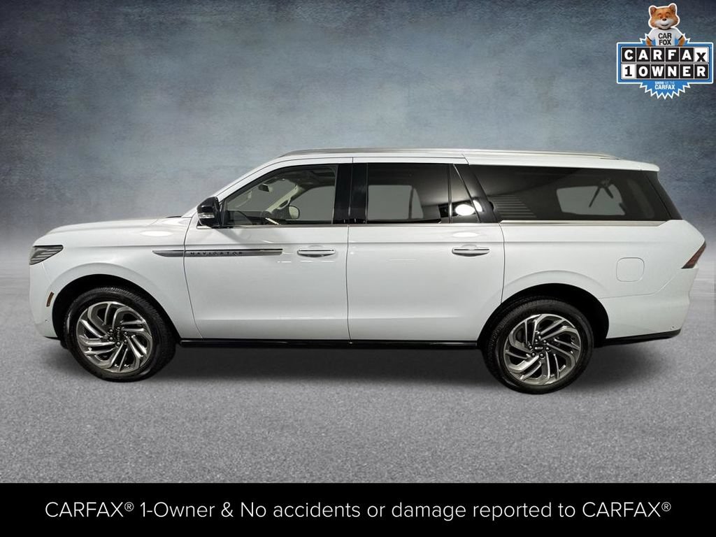 Certified 2025 Lincoln Navigator L Reserve AWD/4WD image 4