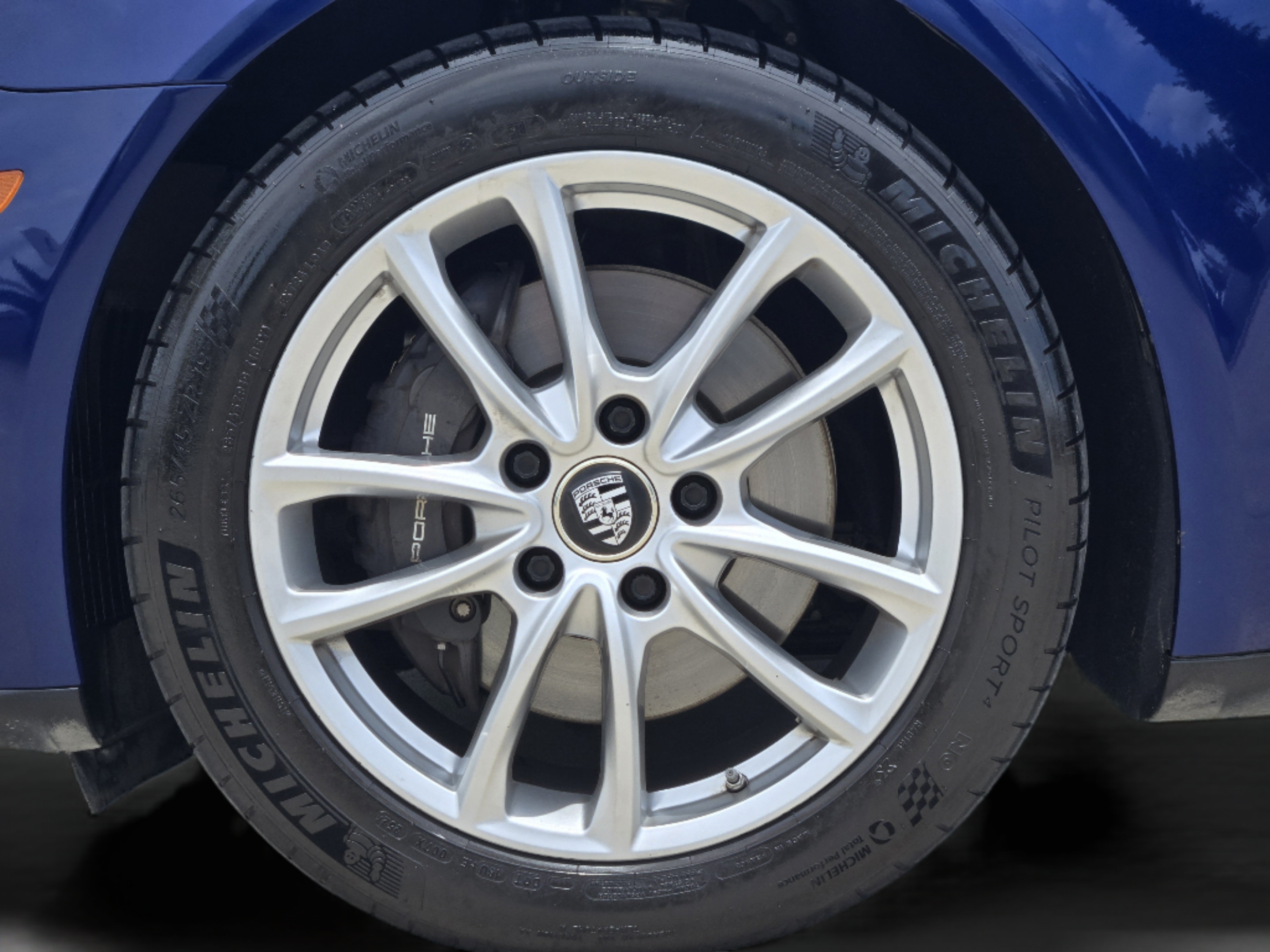 Used 2022 Porsche Panamera image 35