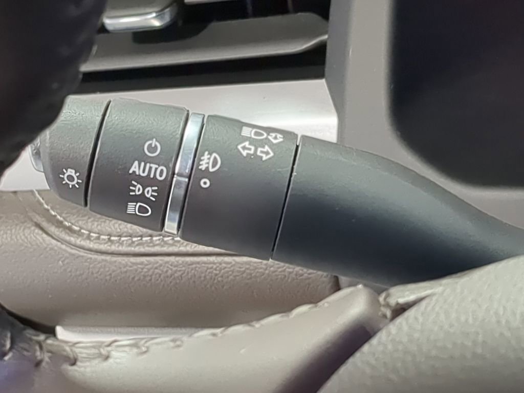 Used 2019 GMC Acadia SLT image 32