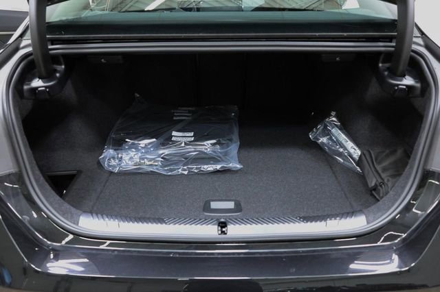 Used 2025 BMW i5 xDrive40 w/ Premium Package image 15