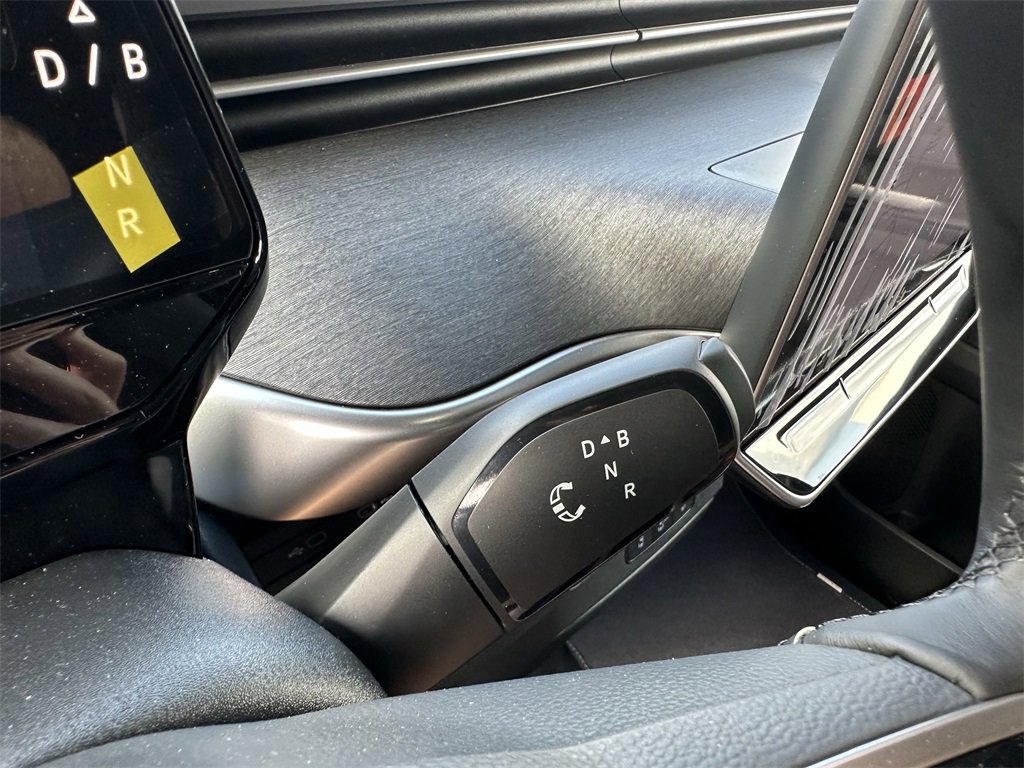 New 2025 Volkswagen ID. Buzz Pro S image 28