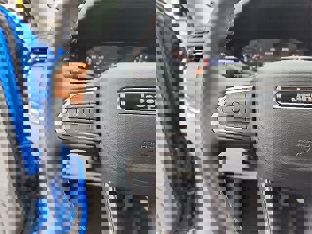 Used 2022 Jeep Compass Limited image 21