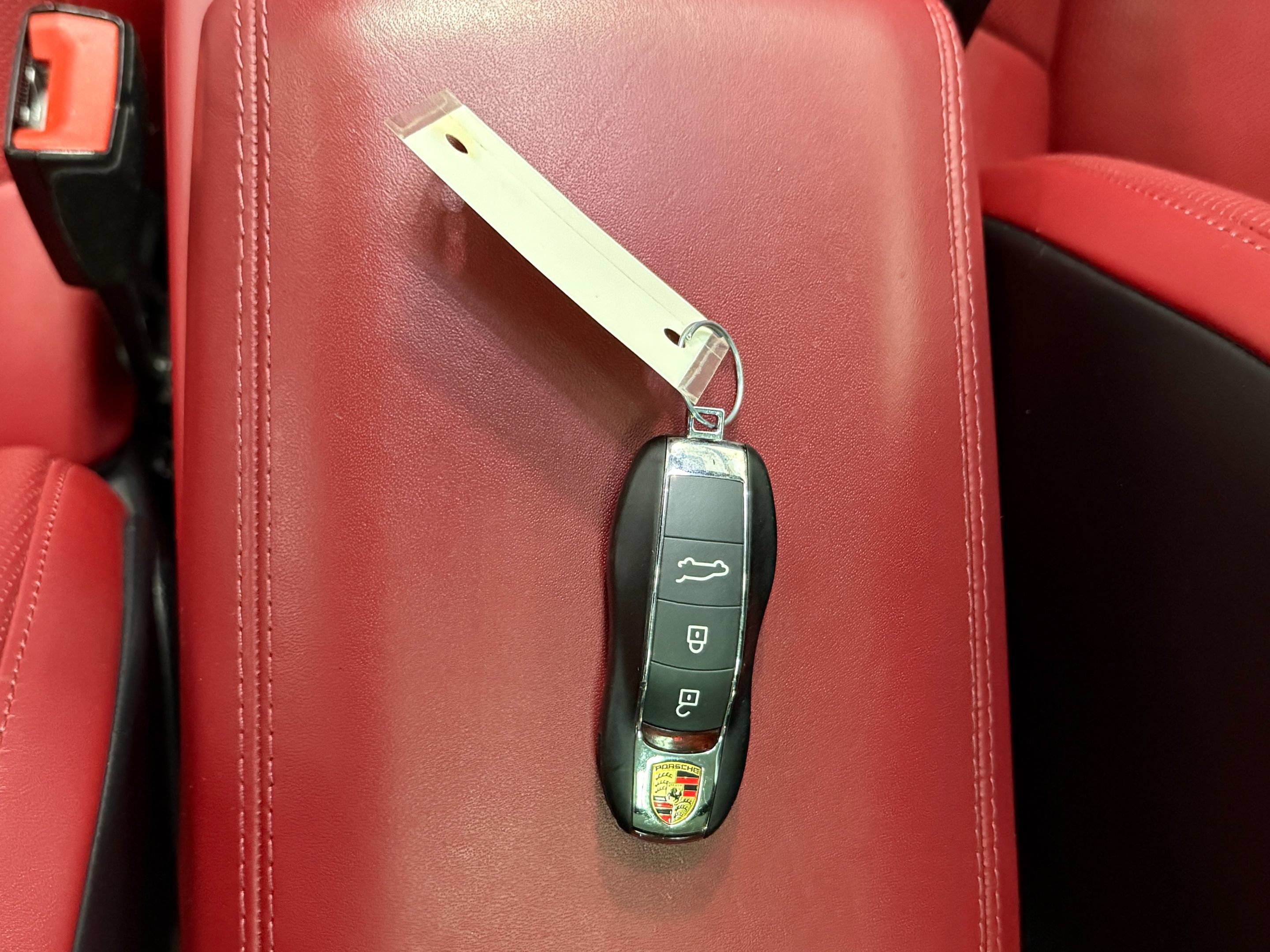 Used 2023 Porsche Macan GTS AWD/4WD image 39