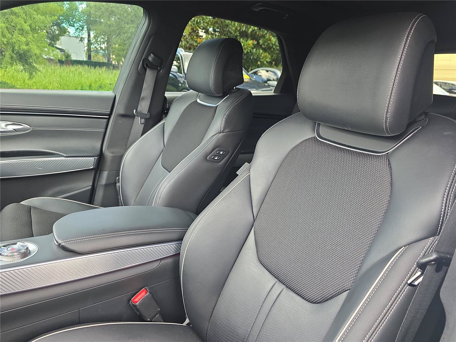 Used 2023 Genesis GV70 2.5T w/ Sport Prestige Package AWD/4WD image 18