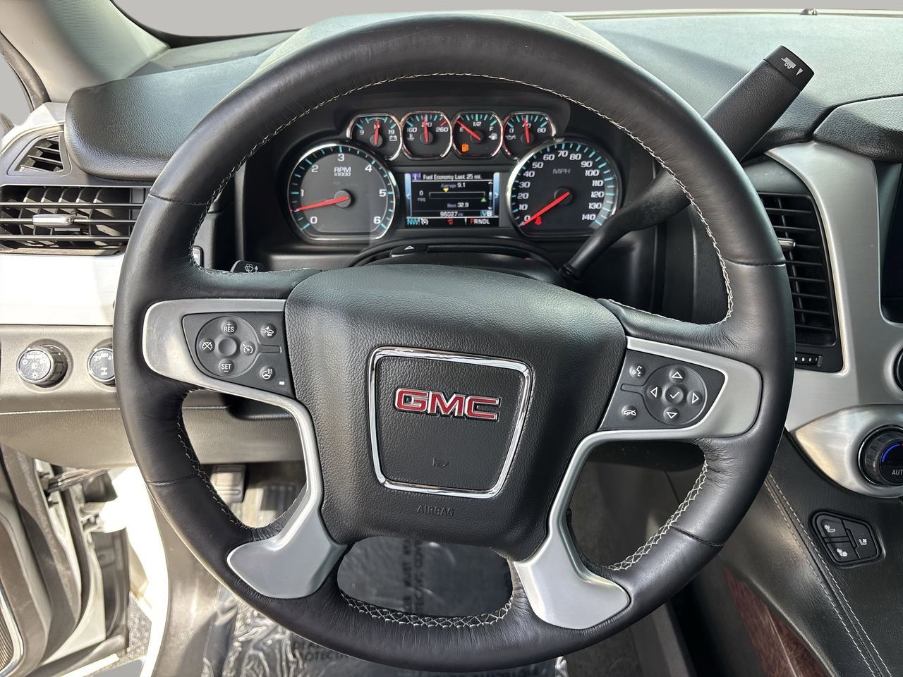 Used 2018 GMC Yukon SLT AWD/4WD image 30