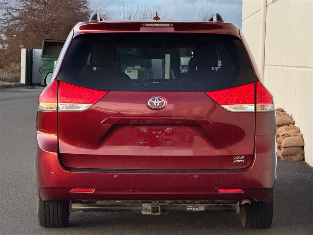 Used 2014 Toyota Sienna XLE image 5
