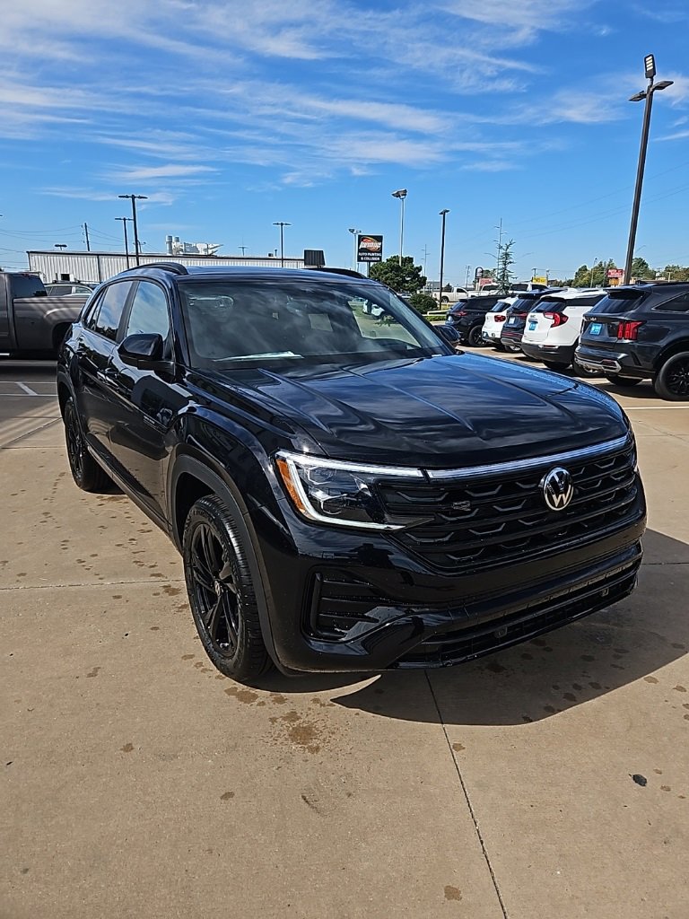 New 2026 Volkswagen Atlas Cross Sport SEL R-Line image 3