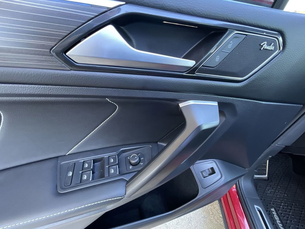 Used 2024 Volkswagen Tiguan SEL R-Line image 23