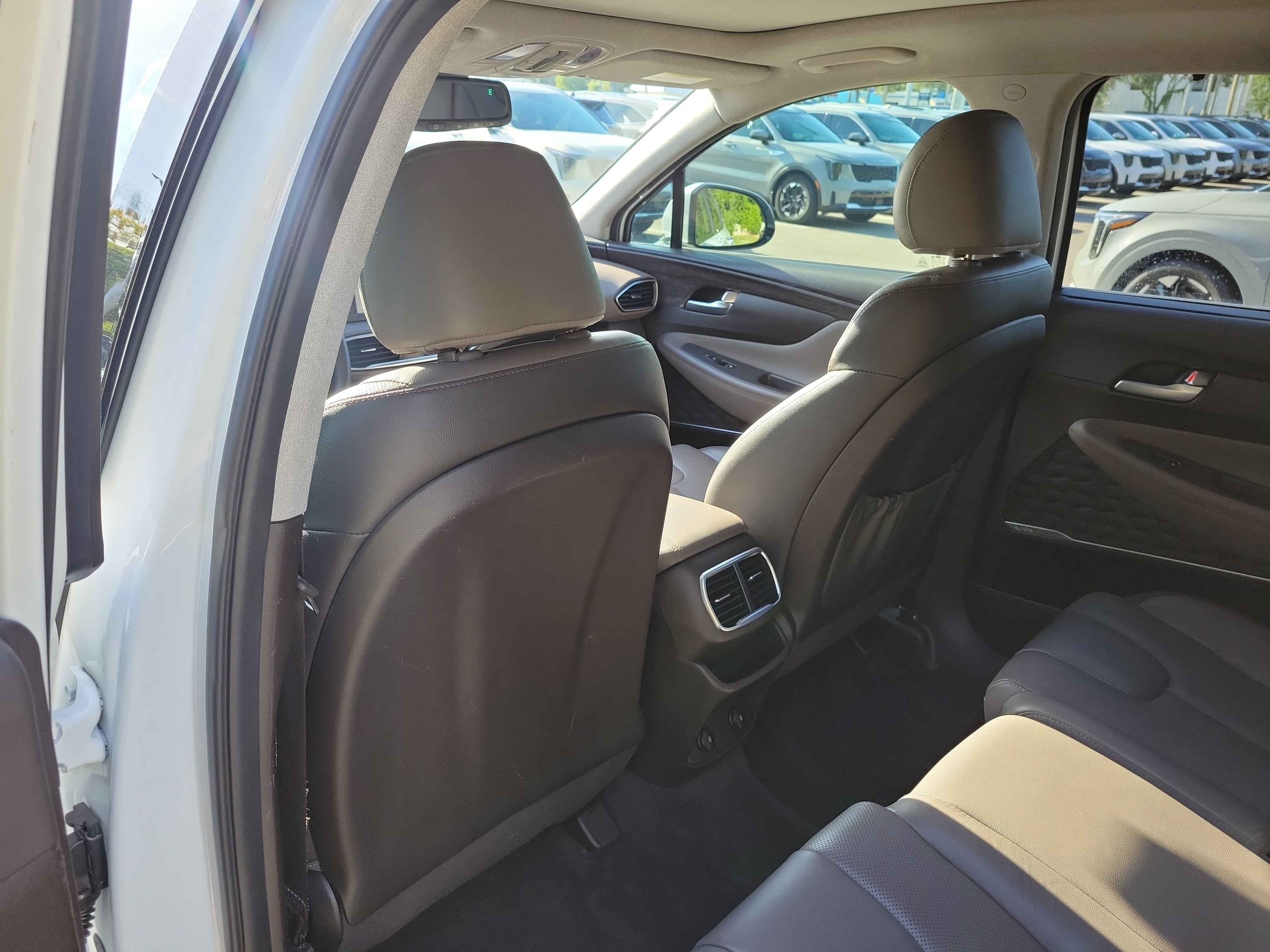 Used 2020 Hyundai Santa Fe SEL w/ Convenience + Premium Package FWD image 17