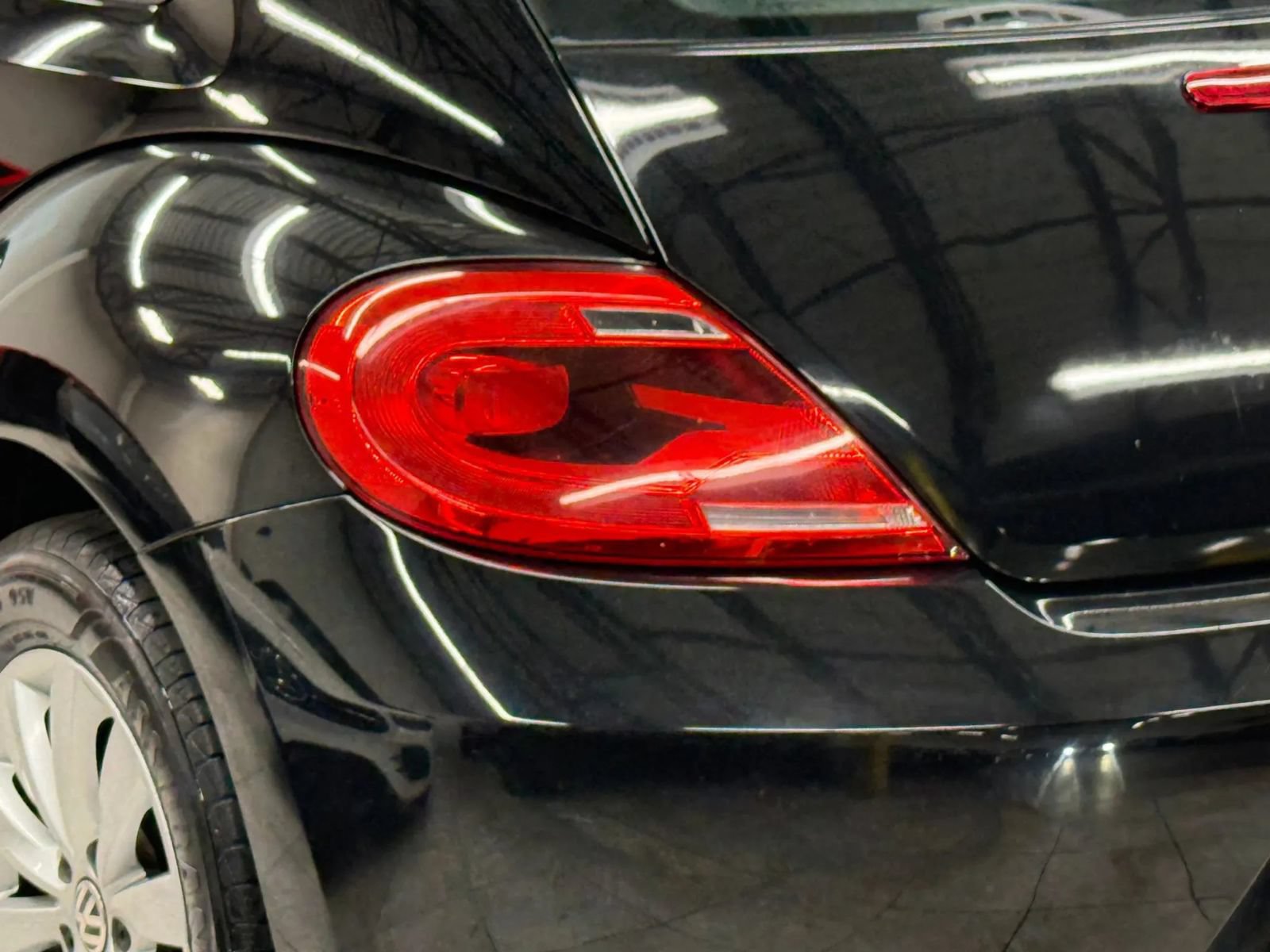 Used 2014 Volkswagen Beetle 1.8T FWD image 12