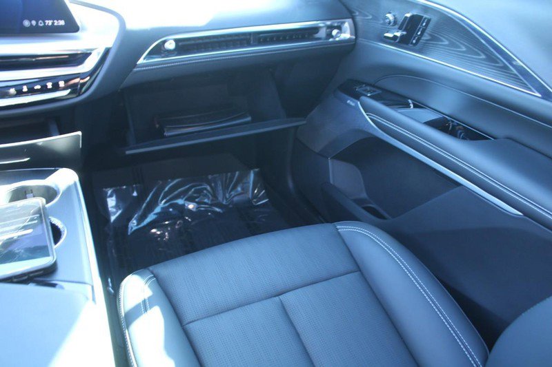 Used 2024 Cadillac Lyriq Sport image 17