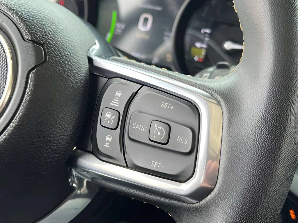 Used 2024 Jeep Wrangler Unlimited Sahara AWD/4WD image 28