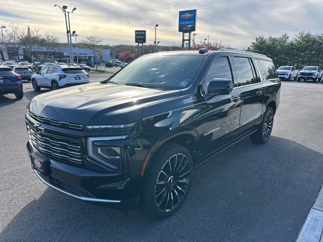 Used 2026 Chevrolet Suburban High Country AWD/4WD image 4