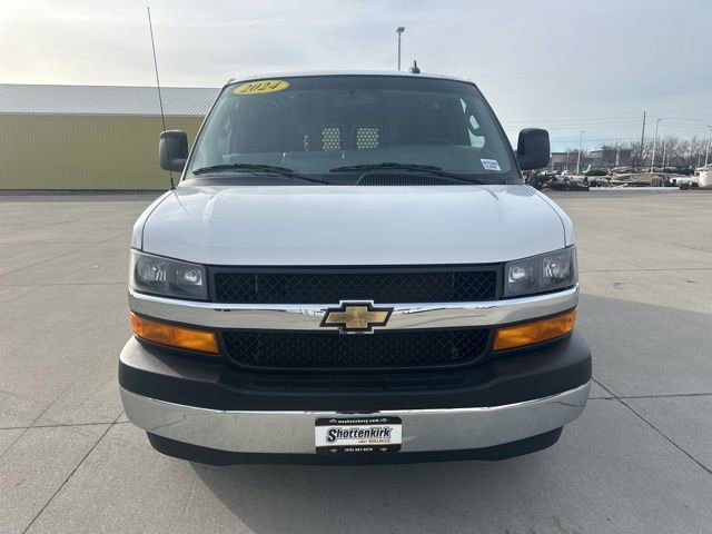 Used 2024 Chevrolet Express 2500 Work Van w/ Driver Convenience Package image 8