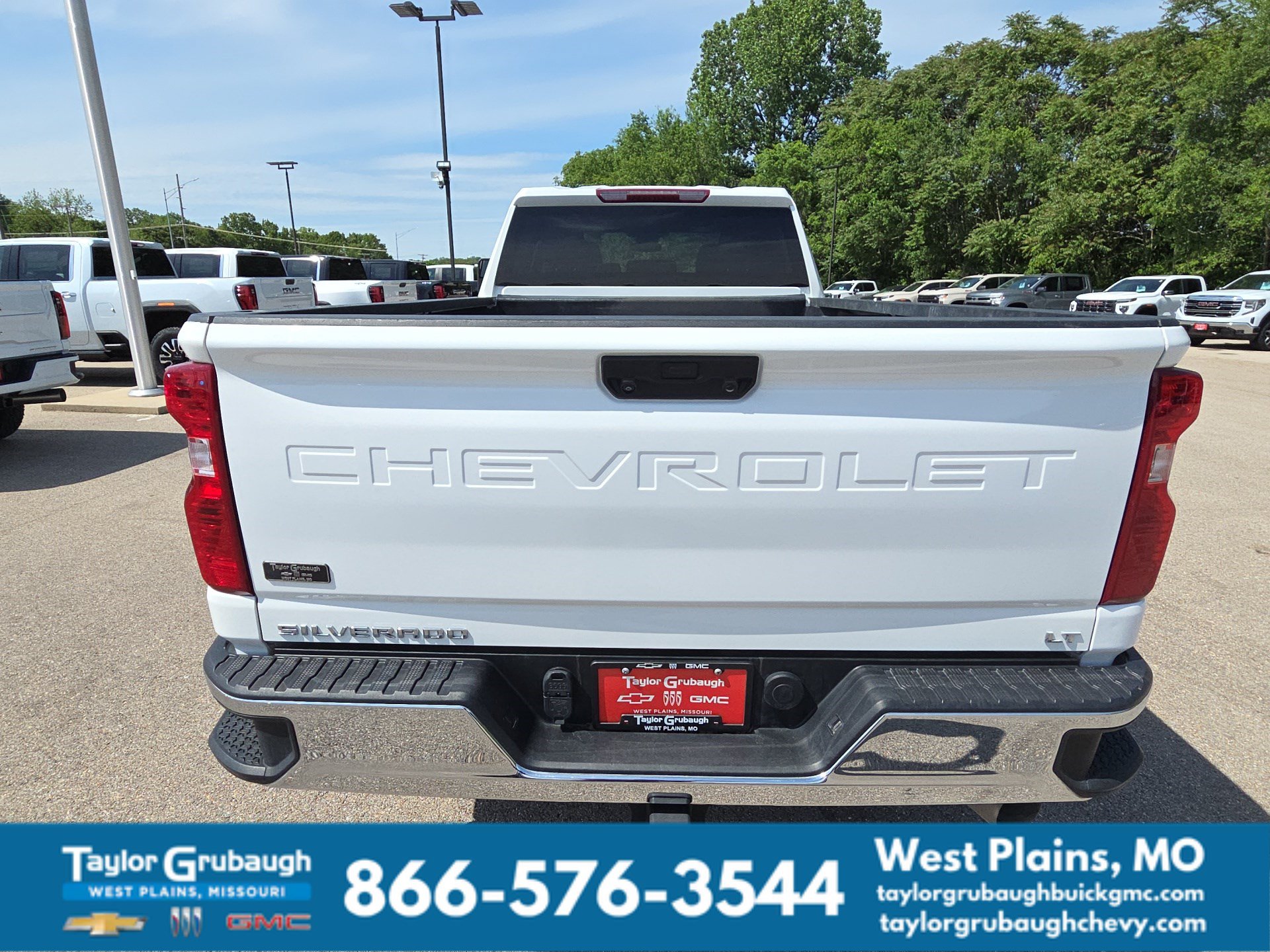 Used 2024 Chevrolet Silverado 3500 LT AWD/4WD image 7
