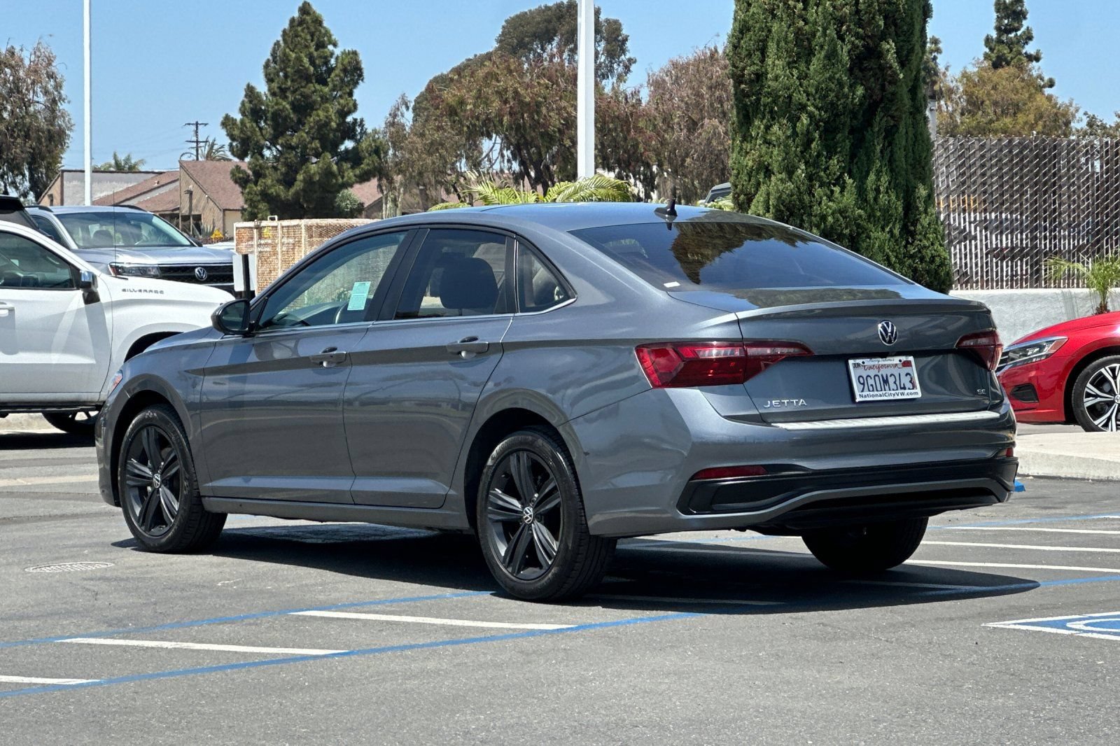 Used 2023 Volkswagen Jetta SE w/ Panoramic Sunroof Package FWD image 6
