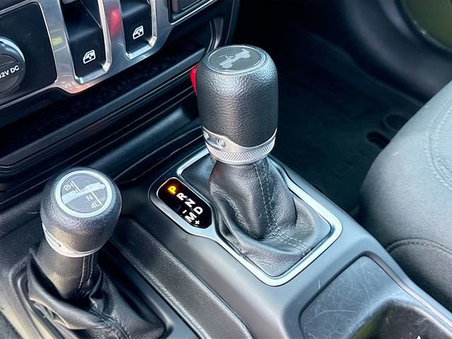 Used 2022 Jeep Wrangler Sport AWD/4WD image 17