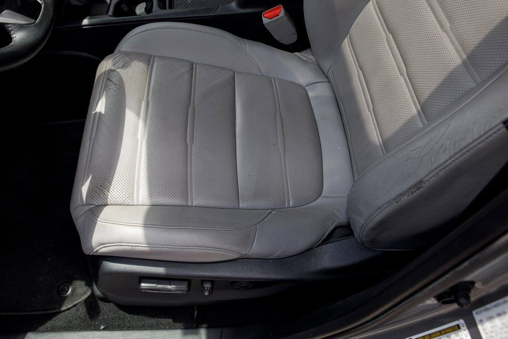 Used 2017 Honda CR-V Touring image 18