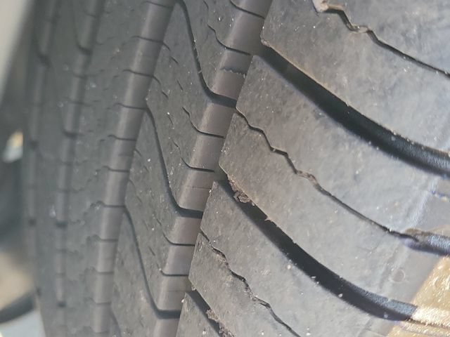 Used 2015 Ford Explorer XLT w/ Equipment Group 202A FWD image 27