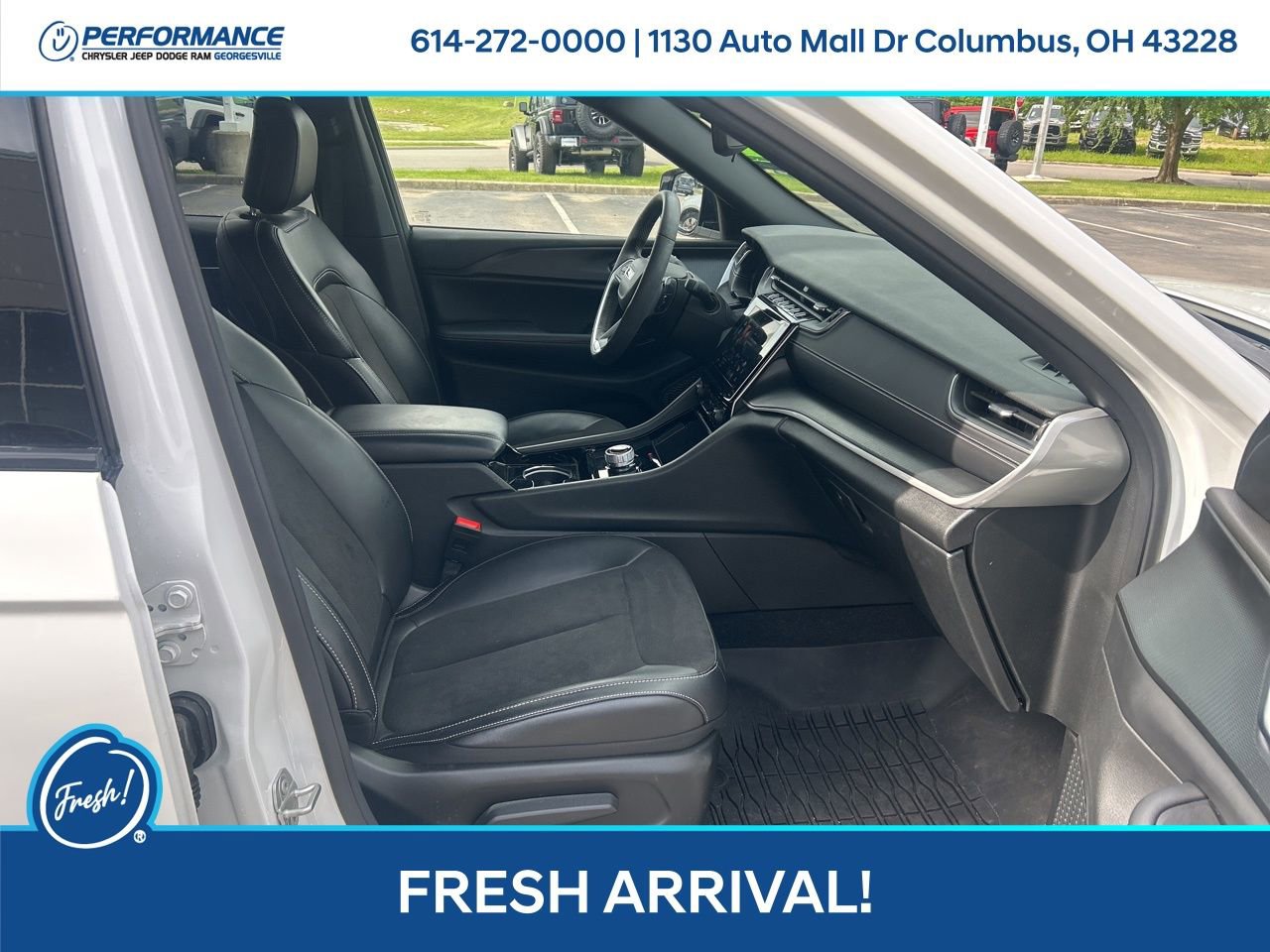 Used 2023 Jeep Grand Cherokee Altitude AWD/4WD image 16