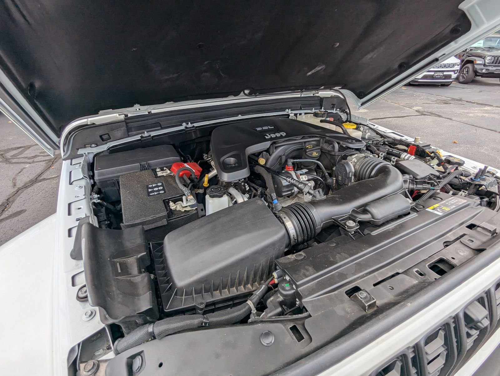 Used 2020 Jeep Wrangler Unlimited Sahara image 24