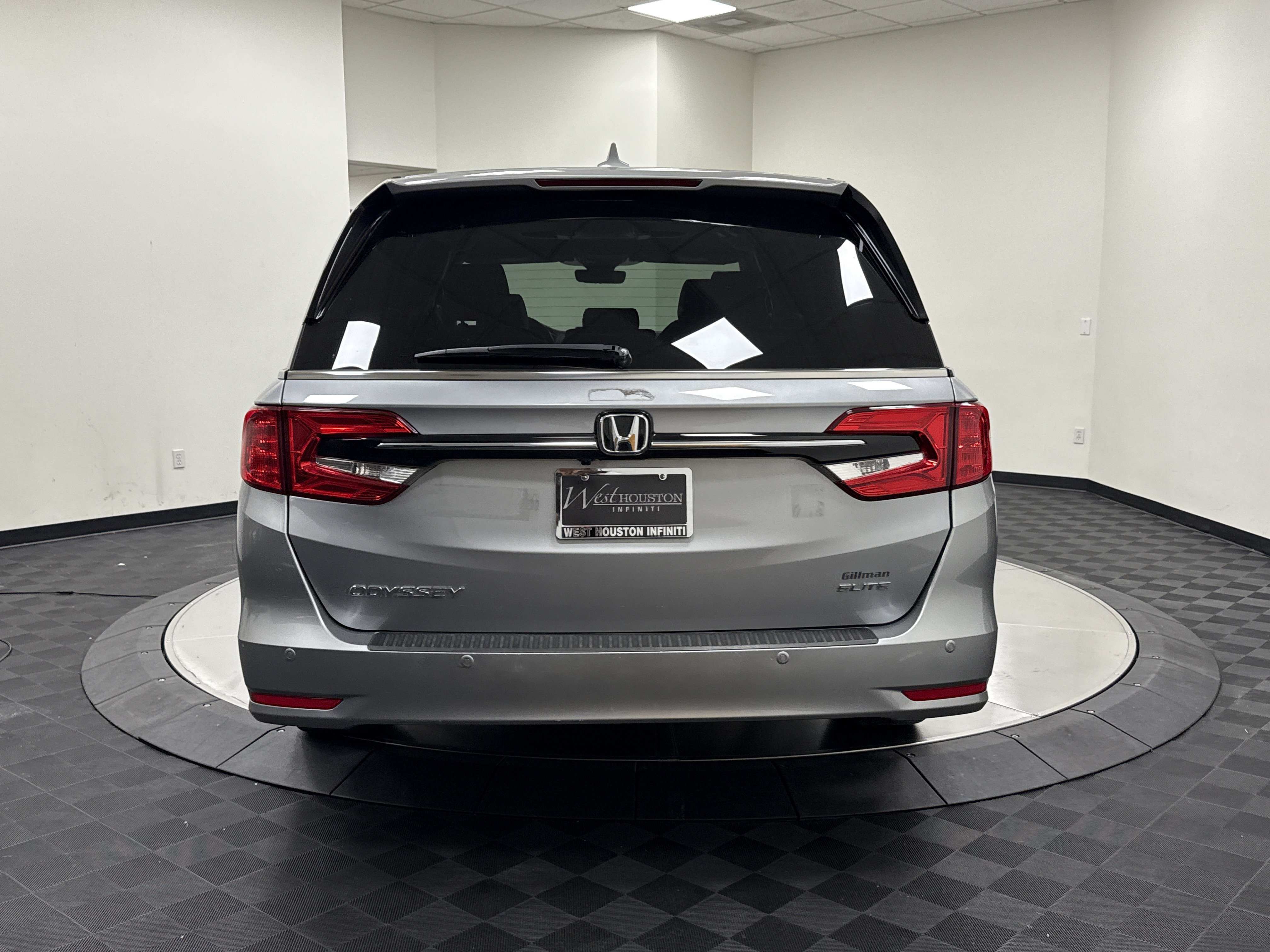 Used 2024 Honda Odyssey Elite image 5