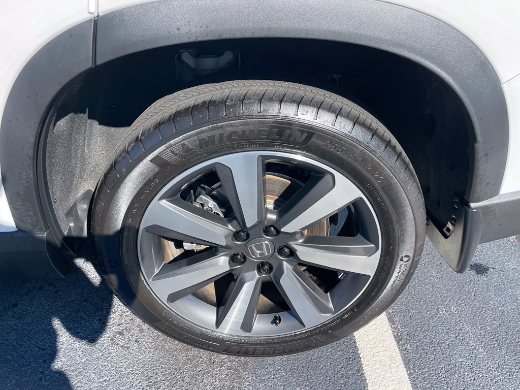 Certified 2025 Honda Pilot Touring image 44