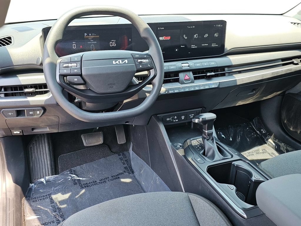 Certified 2025 Kia K4 FWD image 32