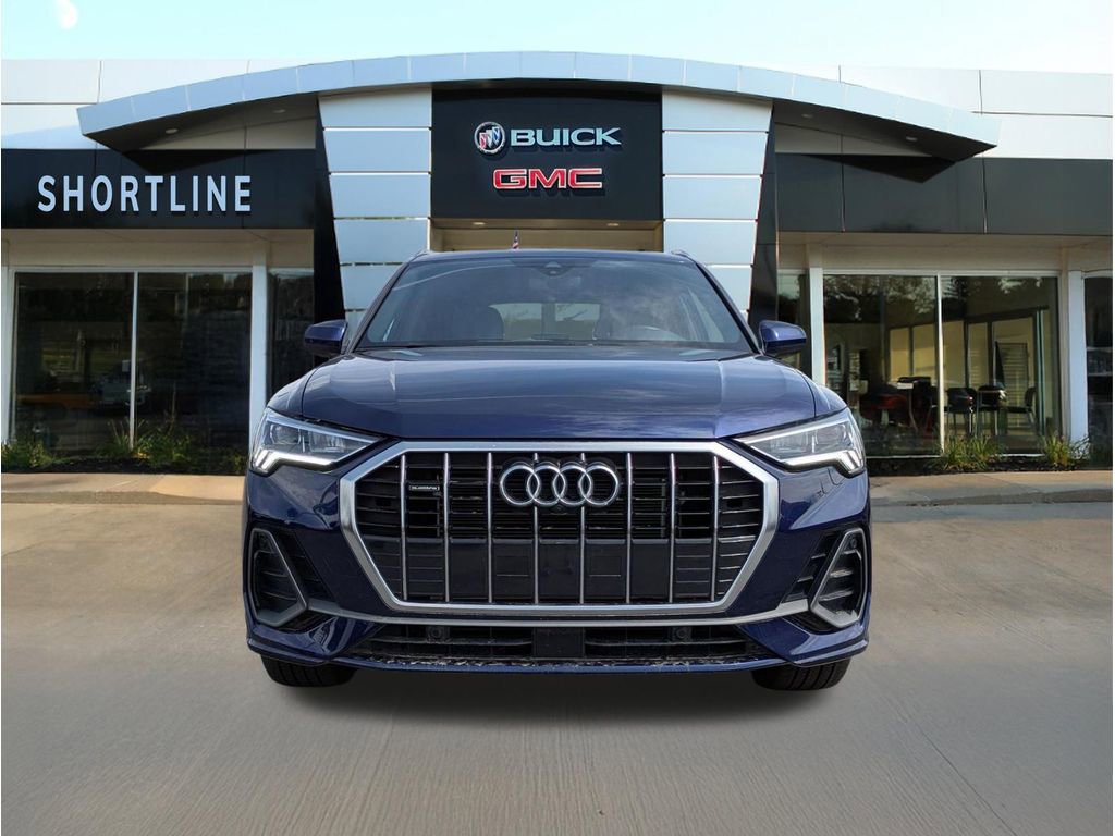 Used 2023 Audi Q3 2.0T Premium Plus w/ Premium Plus Package AWD/4WD image 9