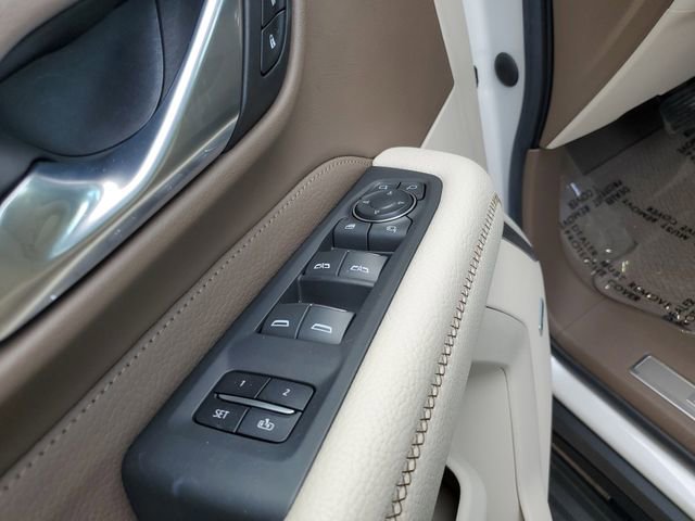 Used 2022 GMC Yukon XL Denali w/ Advanced Technology Package AWD/4WD image 17