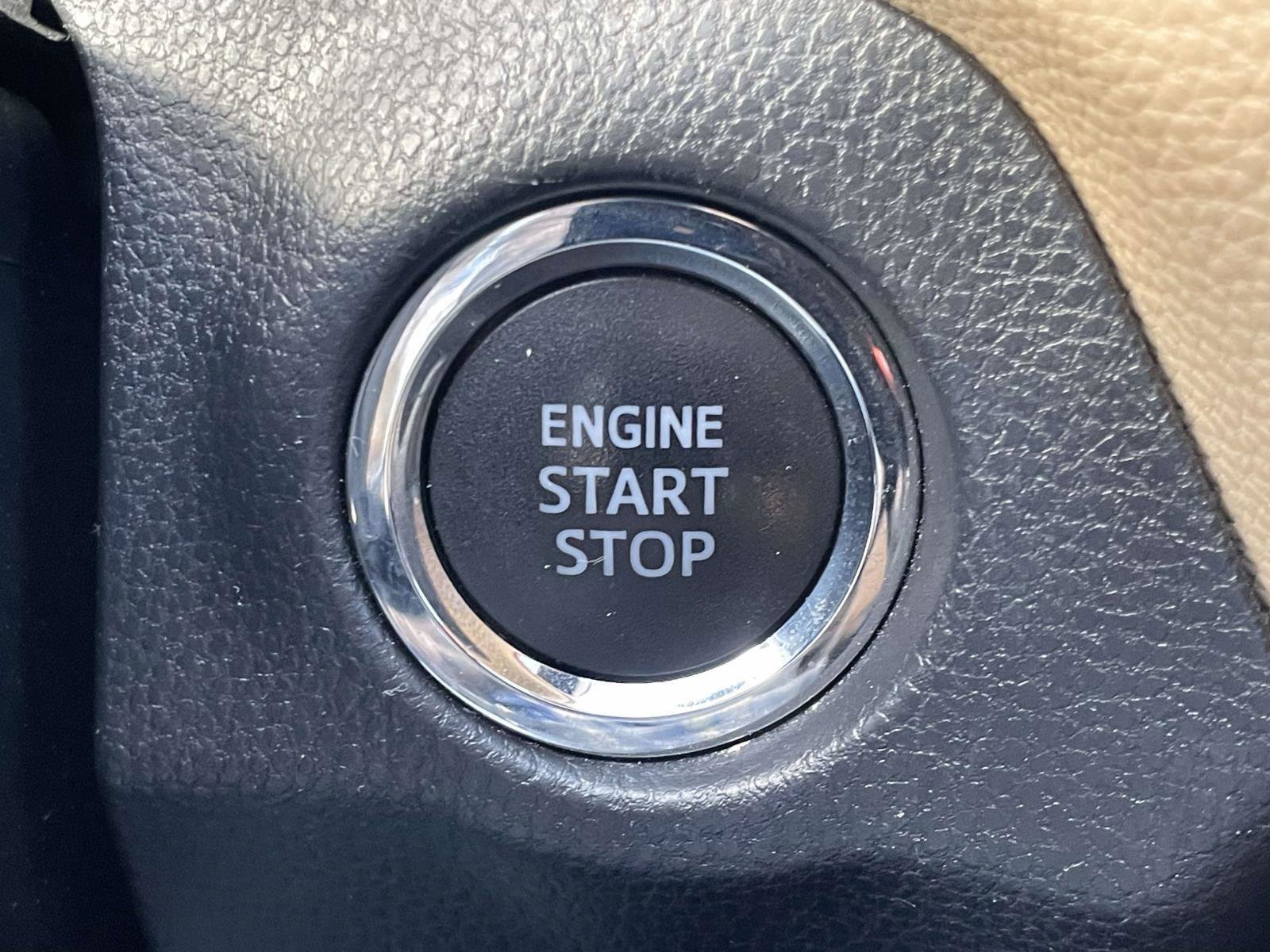 Used 2020 Toyota RAV4 XLE w/ Convenience Package image 12