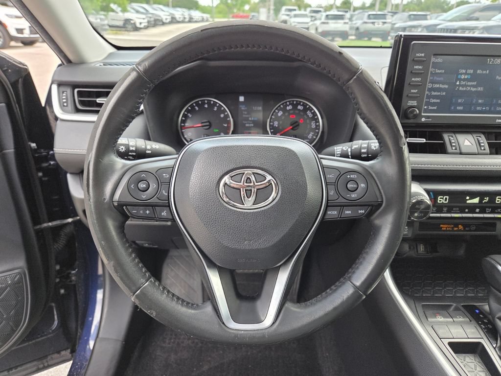 Used 2022 Toyota RAV4 XLE Premium FWD image 32