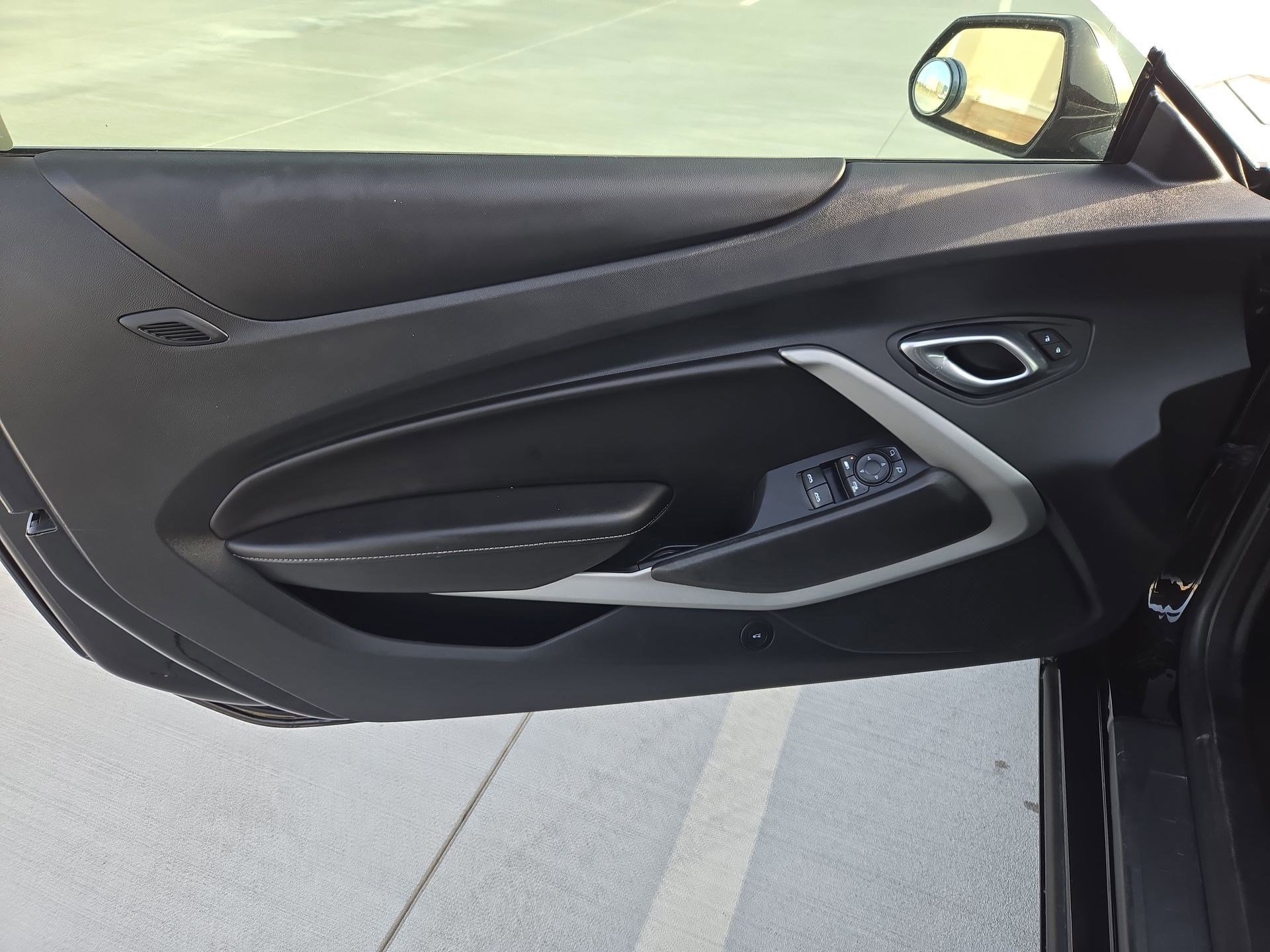 Used 2018 Chevrolet Camaro LT w/ RS Package image 11