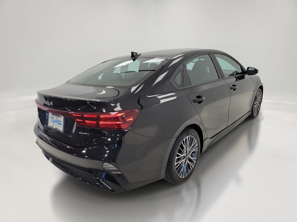 Used 2024 Kia Forte GT-Line w/ GT-Line Premium Package FWD image 5