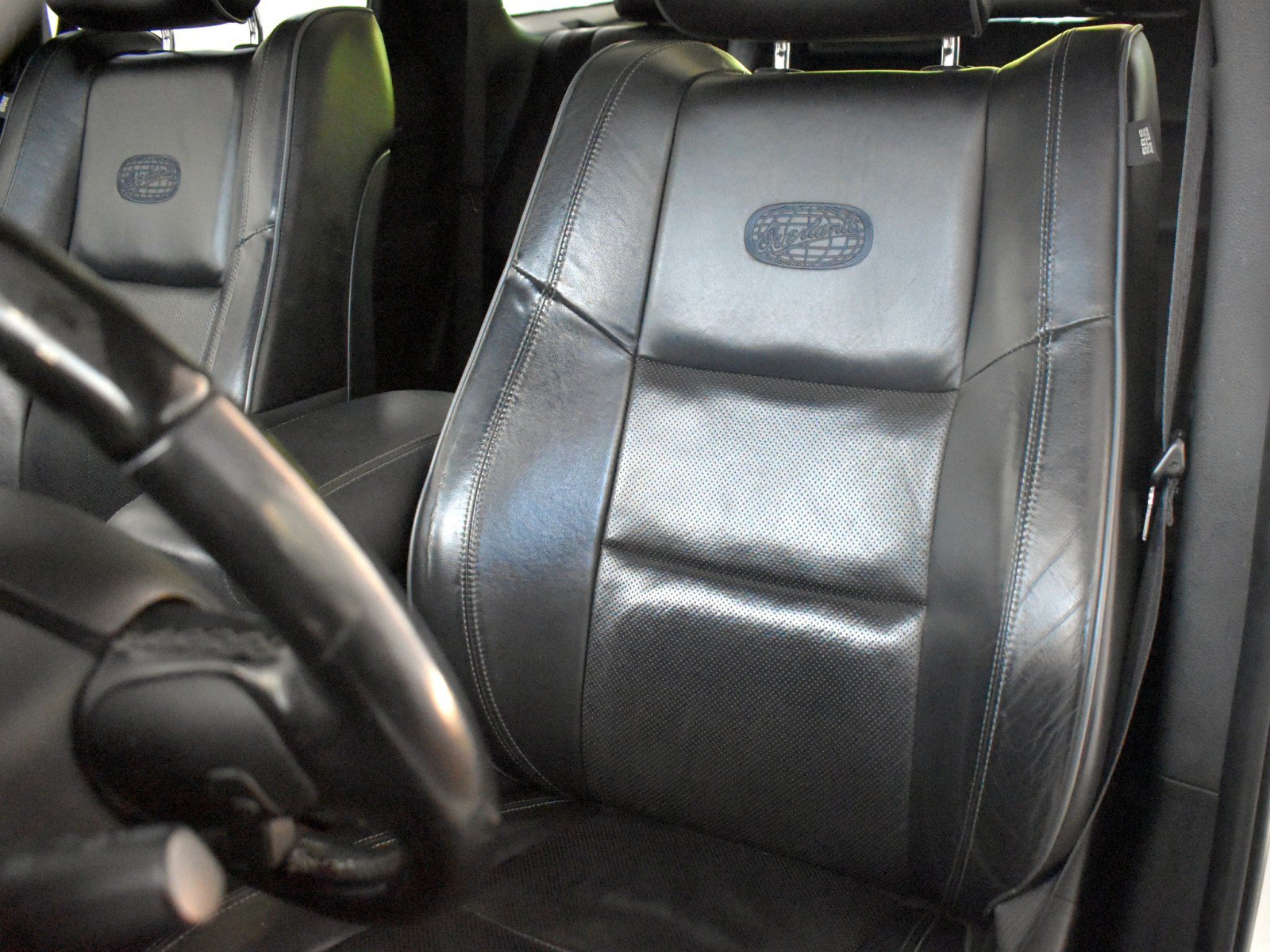 Used 2020 Jeep Grand Cherokee Overland AWD/4WD image 31