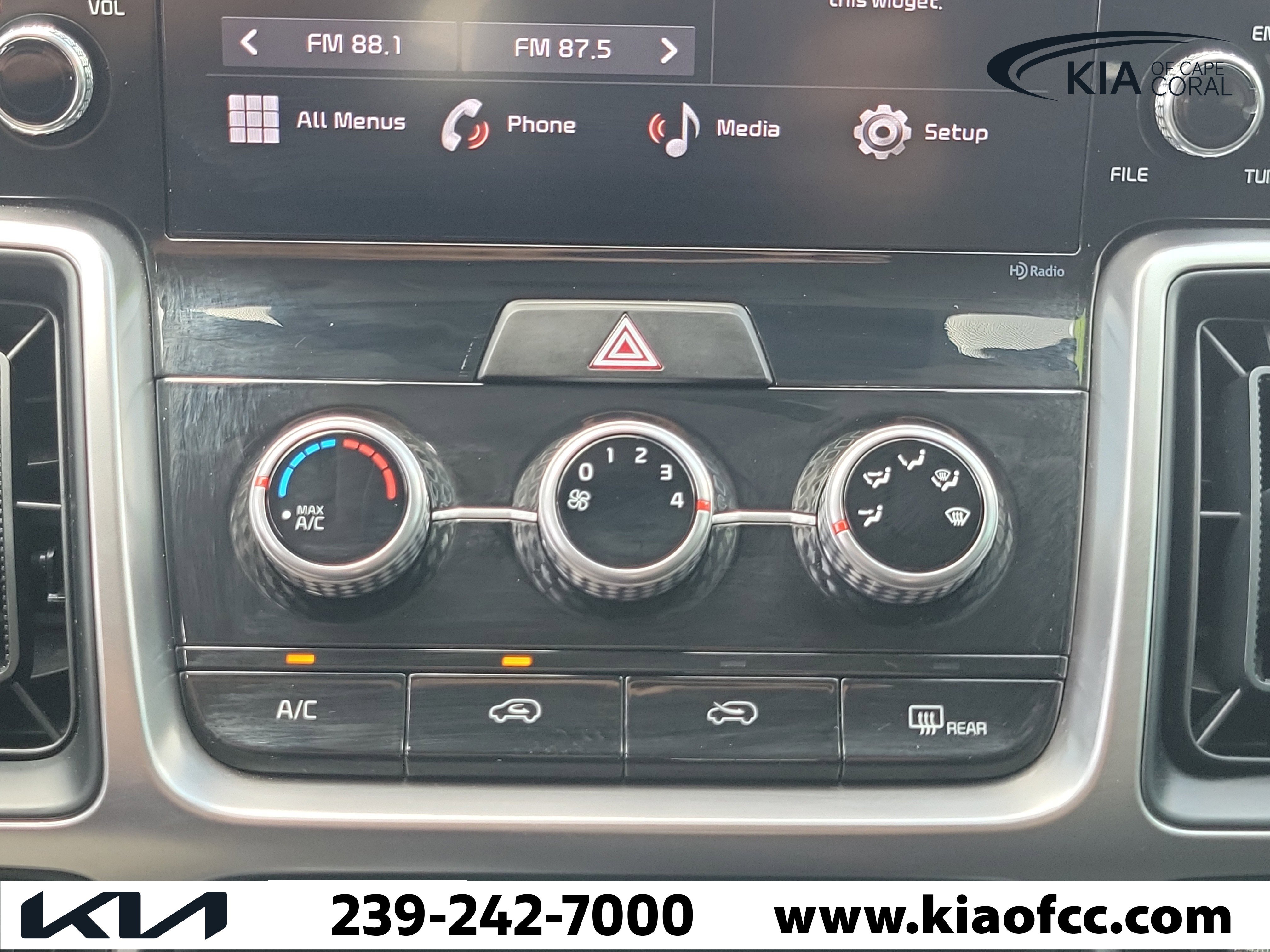 Used 2023 Kia Sorento LX FWD image 27