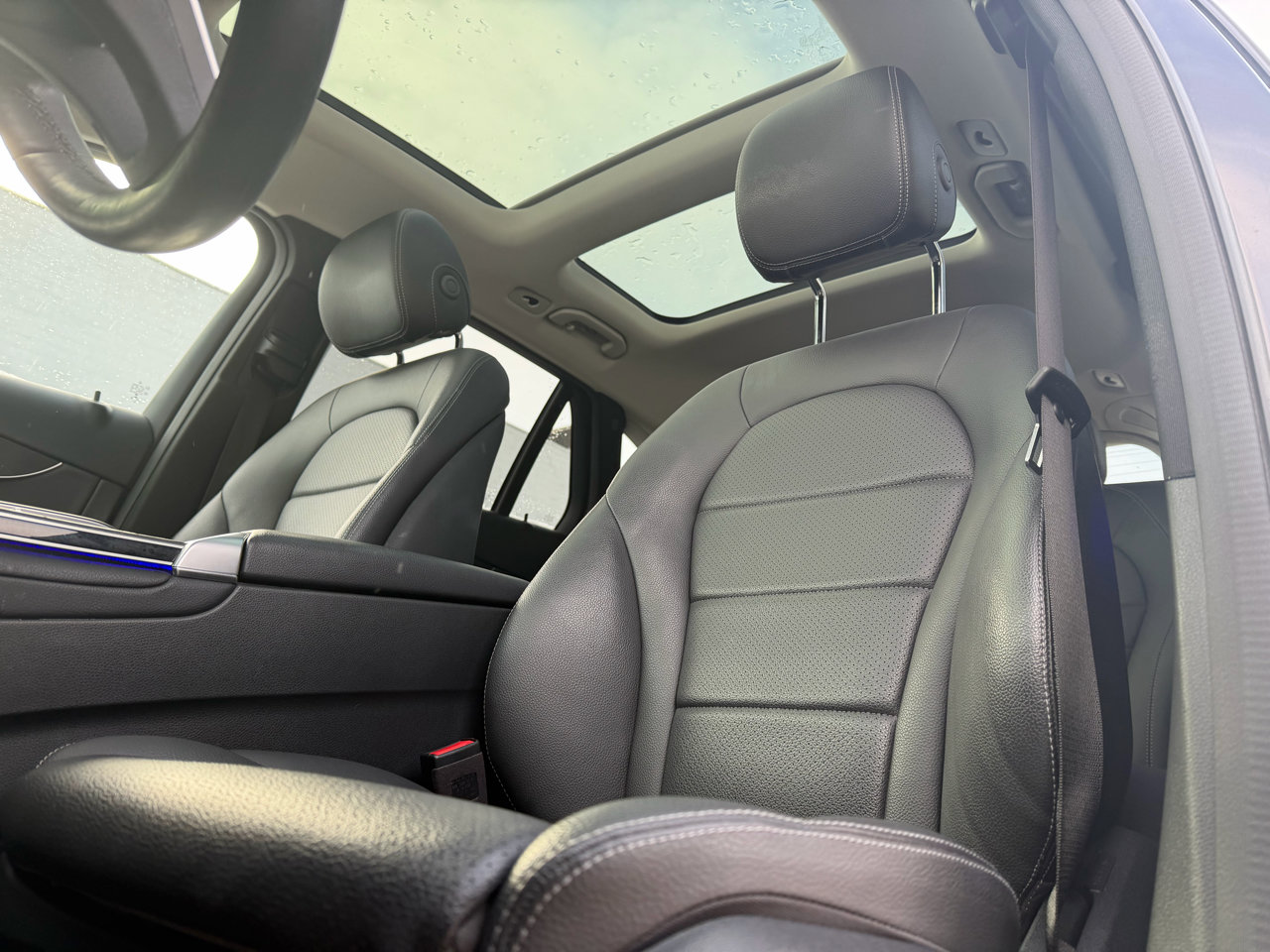 Used 2021 Mercedes-Benz GLC 300 4MATIC image 11