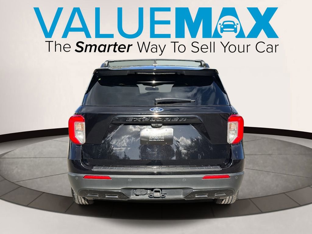 Used 2021 Ford Explorer XLT w/ Equipment Group 202A image 4