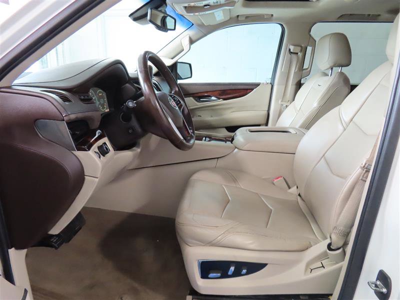 Used 2015 Cadillac Escalade ESV Luxury RWD image 17