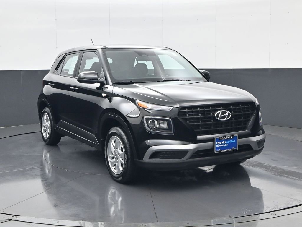 Certified 2026 Hyundai Venue SE image 3