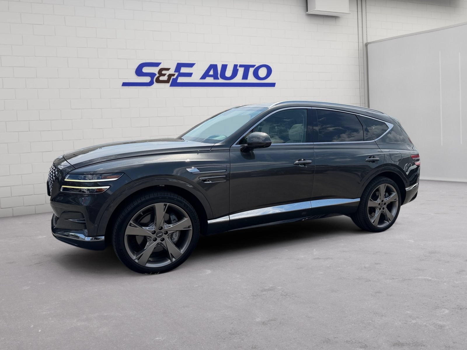 Used 2024 Genesis GV80 3.5T w/ Prestige Package AWD/4WD image 1