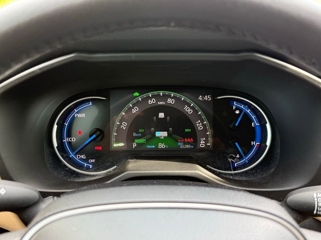 Used 2022 Toyota RAV4 Limited AWD/4WD image 31