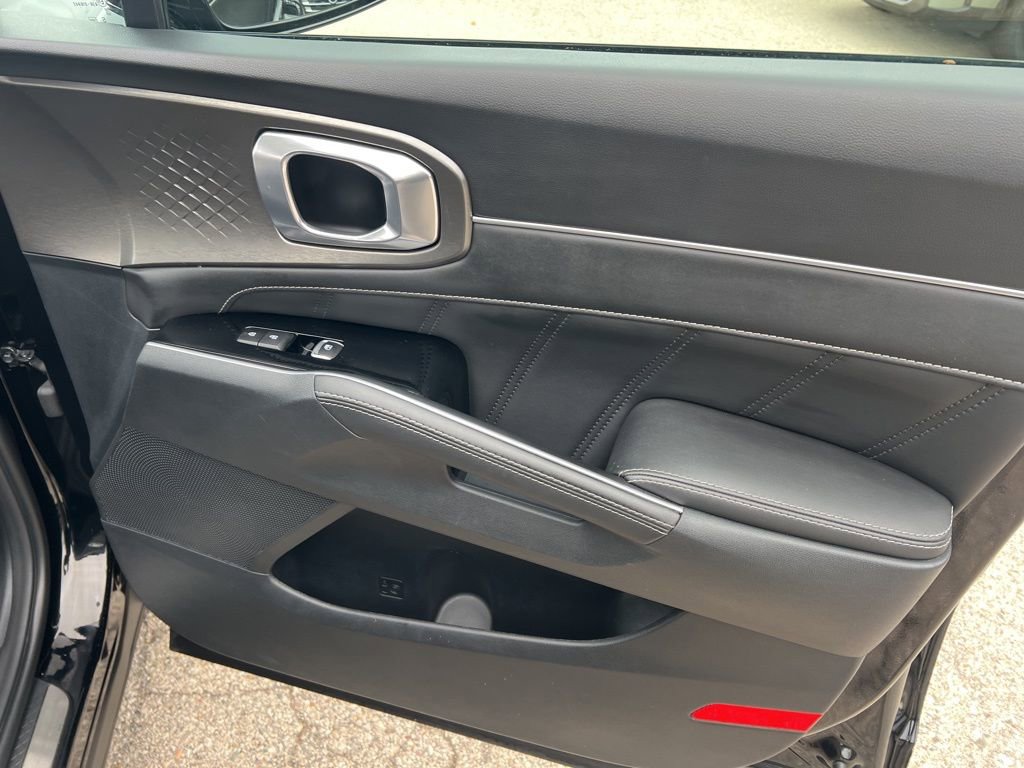 Certified 2022 Kia Sorento SX image 24