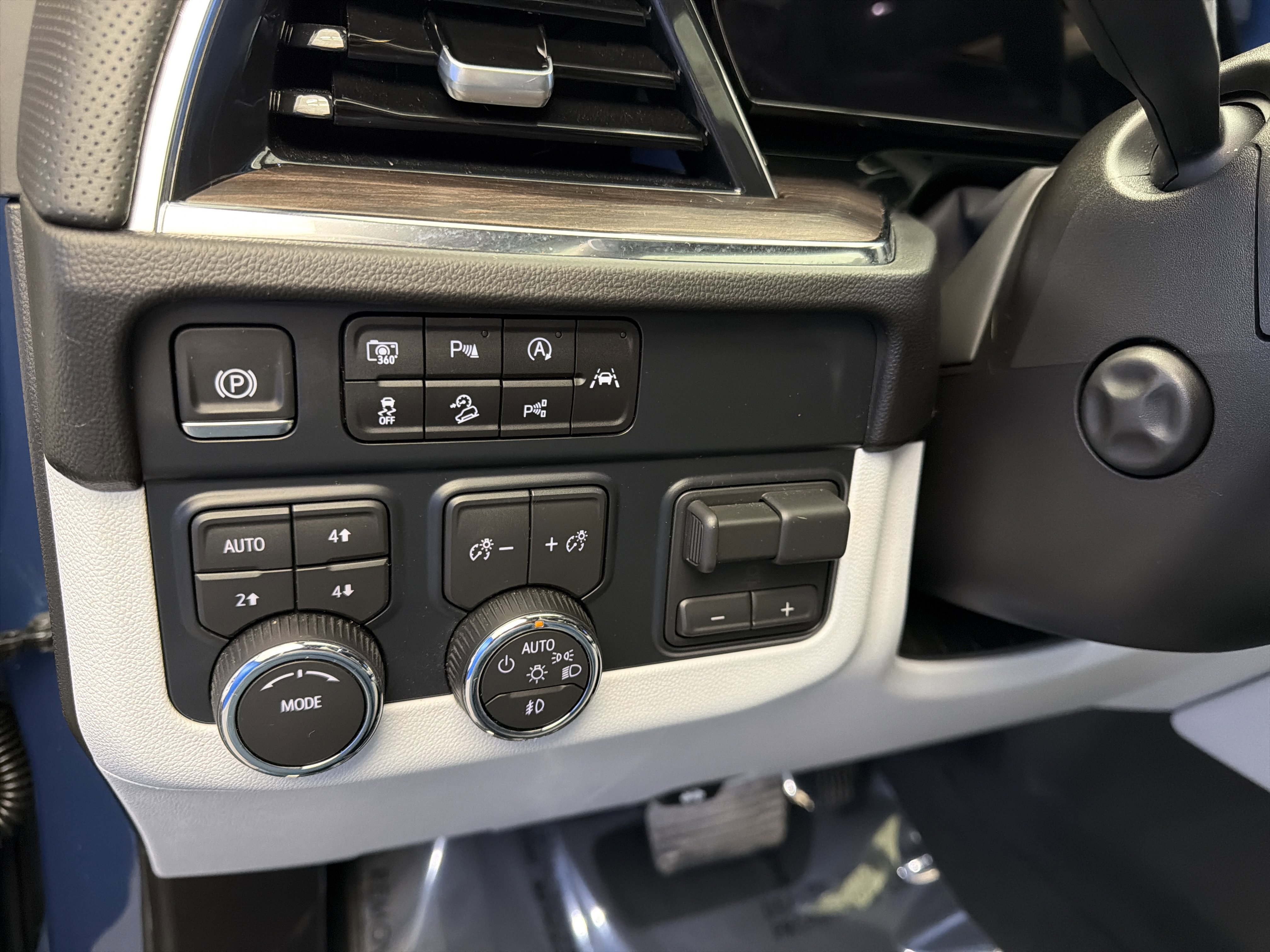 Used 2026 Chevrolet Tahoe Premier image 15