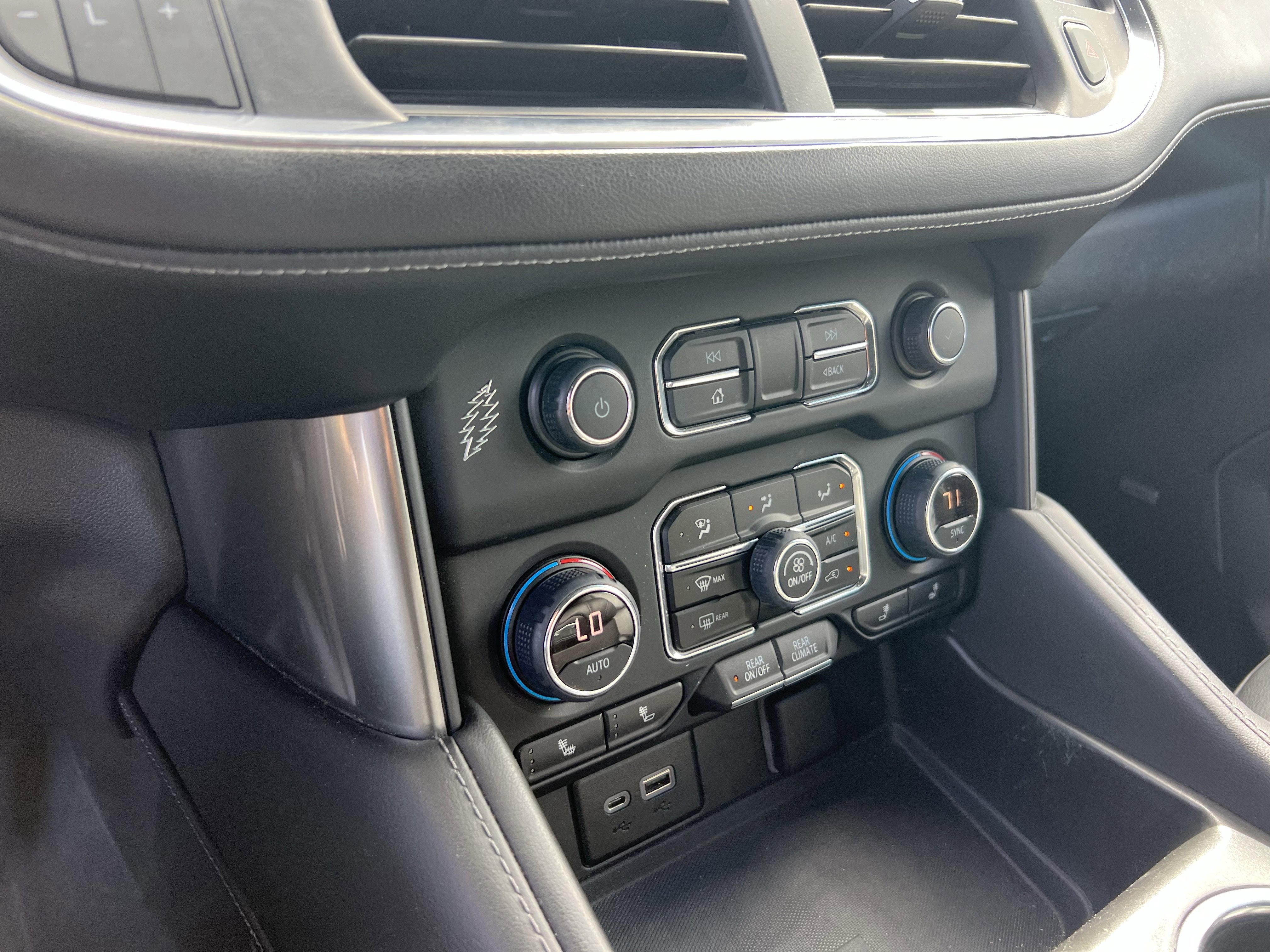 Used 2021 Chevrolet Tahoe Z71 w/ Rear Media and Nav Package image 27